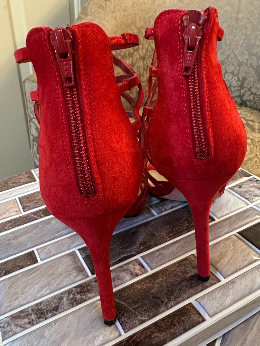 ALDO Red Suede Cage Heels Sandals Size 8 Open Toe Zip Back - Picture 3 of 10